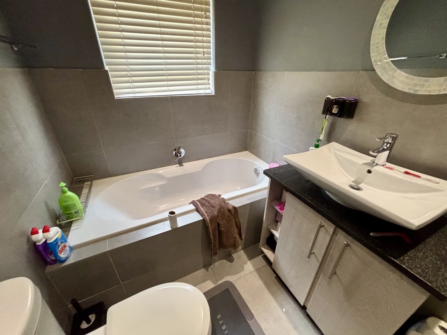 3 Bedroom Property for Sale in Brackenfell South Western Cape